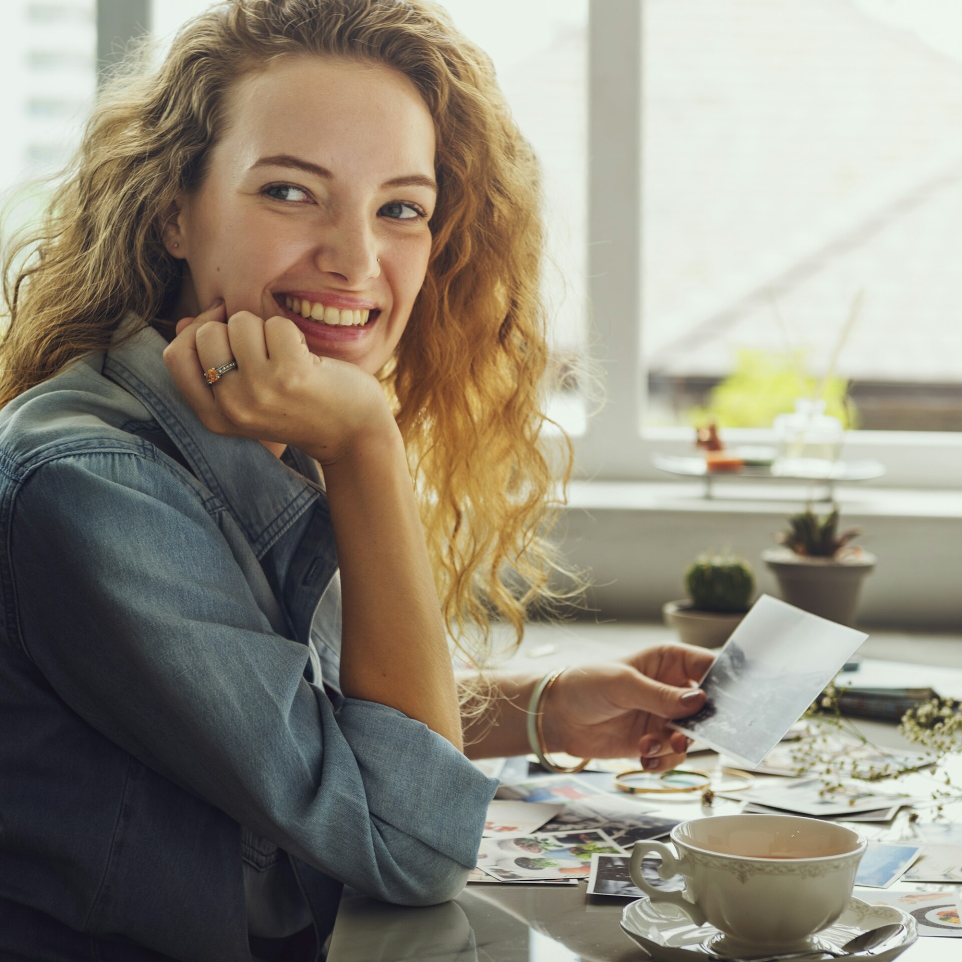 Lady Smiling Natural Photograph Concept